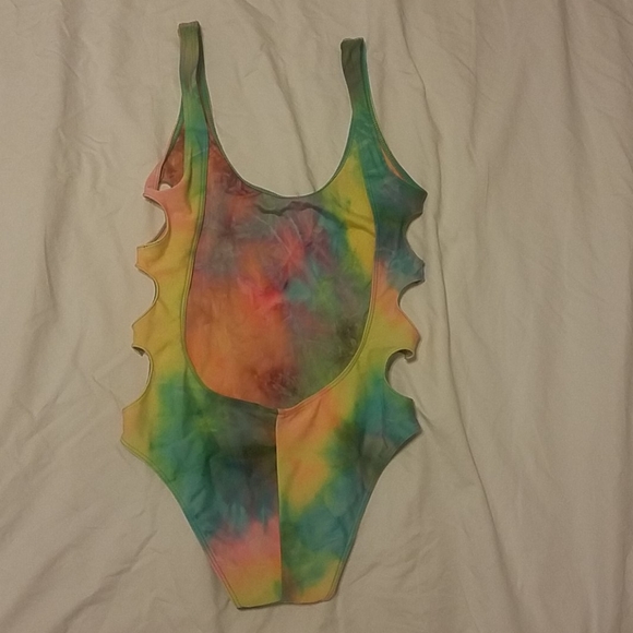 Lolli Swim Ziggy Stardust tie dye rainbow hearts  one piece - Picture 4 of 6